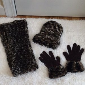 Hat, Scarf and Glove Set